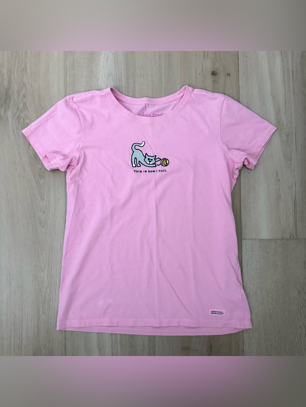 Life is Good "This is how I roll” Cat & Yarn T-Shirt Top Size Medium